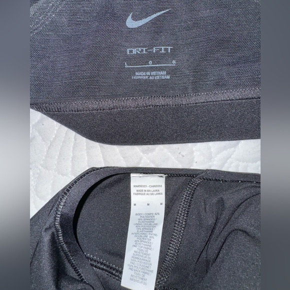 NIKE INDY VNECK BRA and Nike Womens Swoosh Long LINE Bra - Picture 3 of 10